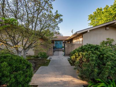 1387 W Sample Ave, Fresno, CA, 93711