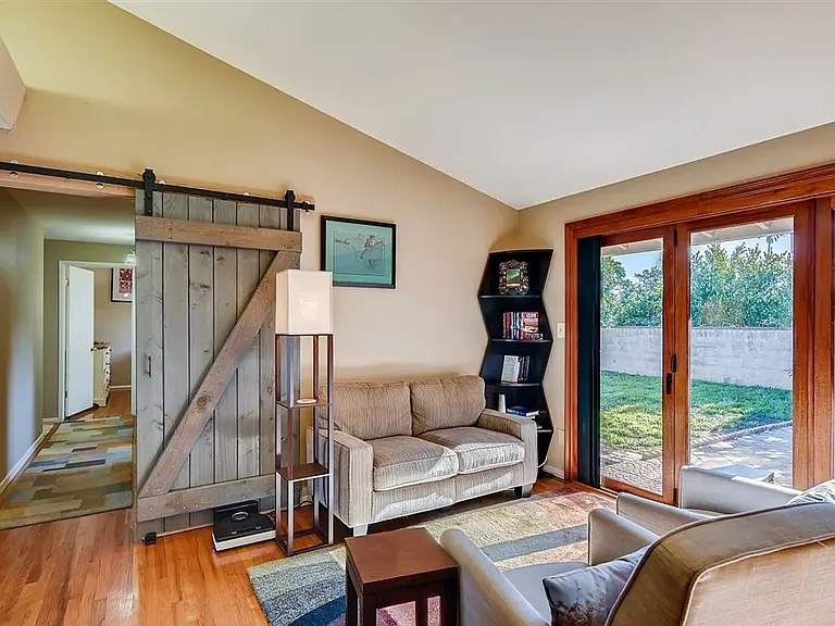 5389 Redding Rd — Photo 4
