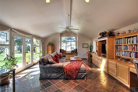 1st image of 10 Dickenson Dr