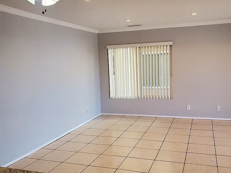 1250 Hillandale Ave — Photo 2