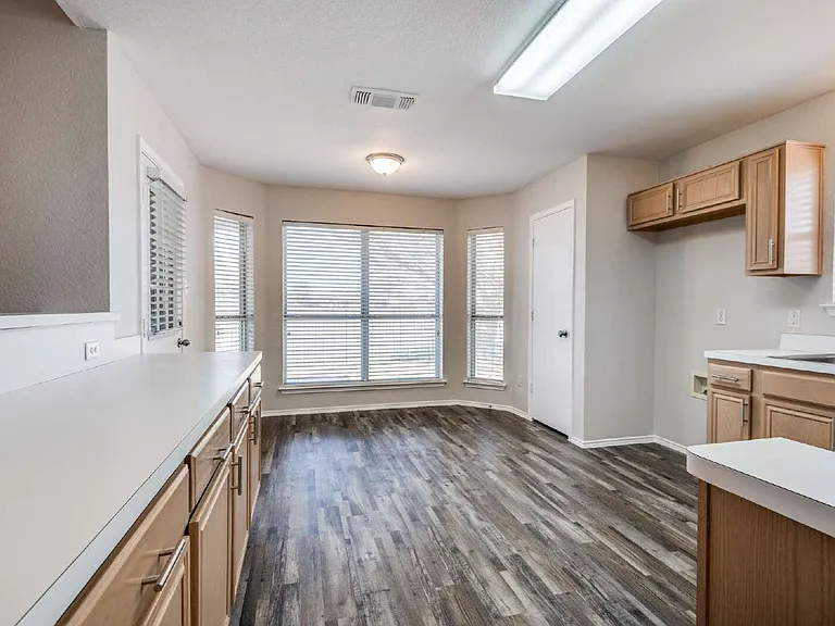 3111 Ponds Edge Trl — Photo 8