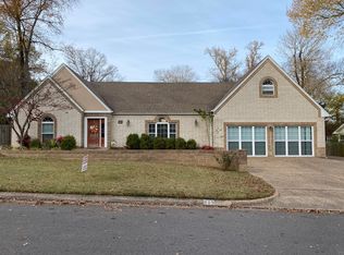905 Ridgewood Dr, Russellville, AR 72801