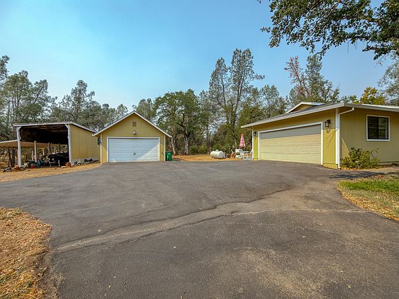 3rd image of 6704 Dixieland Ln