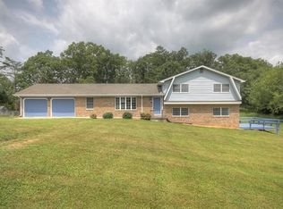 118 Barberry Ln, Berea, KY 40403