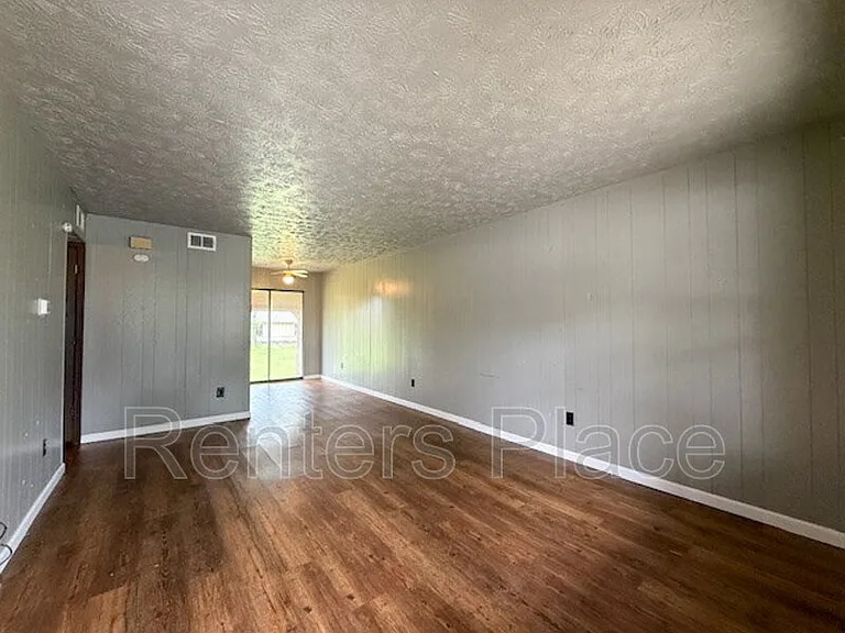812 S Adair St — Photo 4