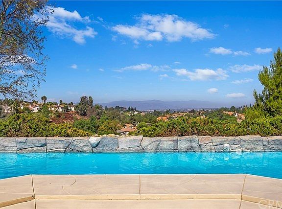 3rd image of 40601 Calle Katerine