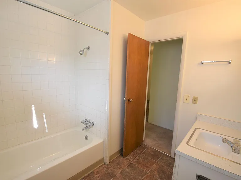 3150 Madison Ave — Photo 10