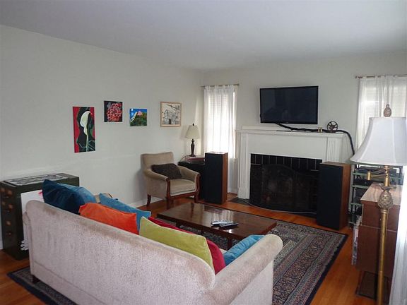 2nd image of 1337 Belmont Ave