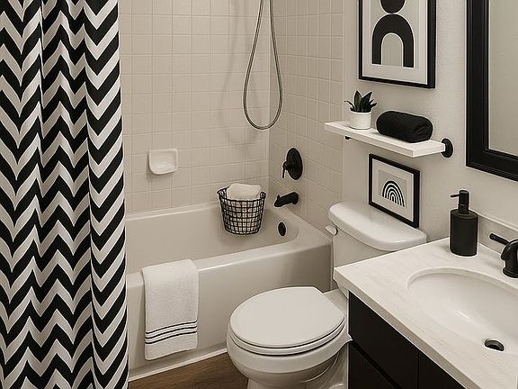 4th image of 921 University Ave #10
