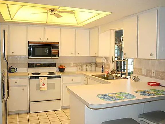 2nd image of 2583 Oberon Rd