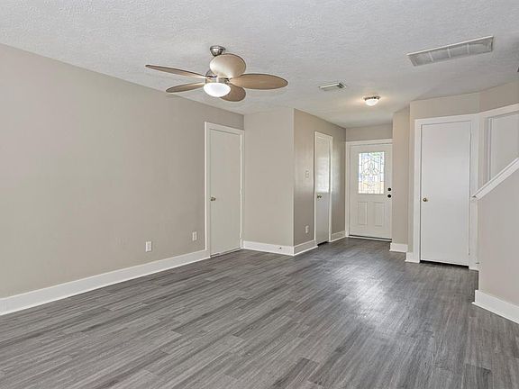 4th image of 18178 Woodsdale Ct