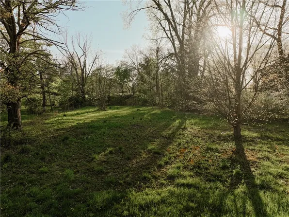 124 Taylor Ave, Erie, PA 16511