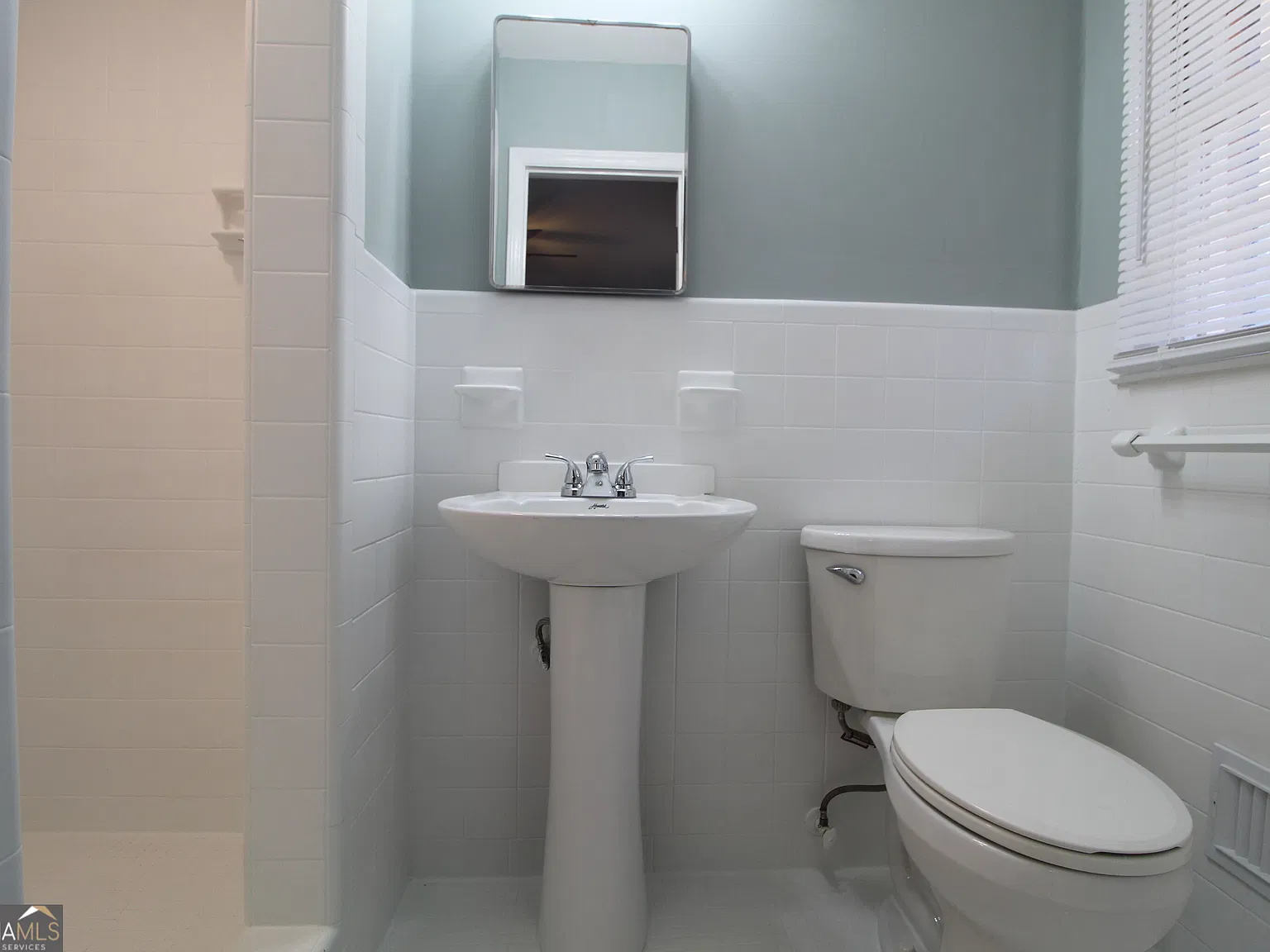 3 bed, 2.0 bath, 1820 sqft, $1,700 — Photo 4