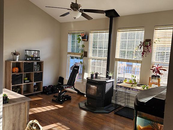 5th image of 232 Edenderry Ave