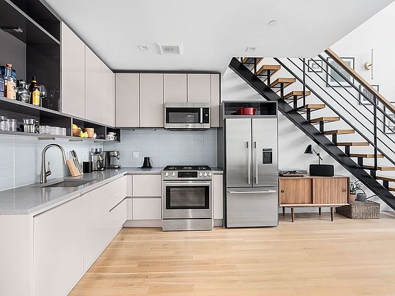 3rd image of 203 Quincy St APT 2C