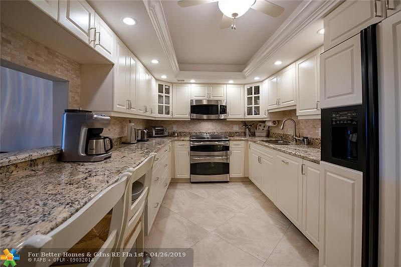 1st image of 555 Oaks Ln APT 206