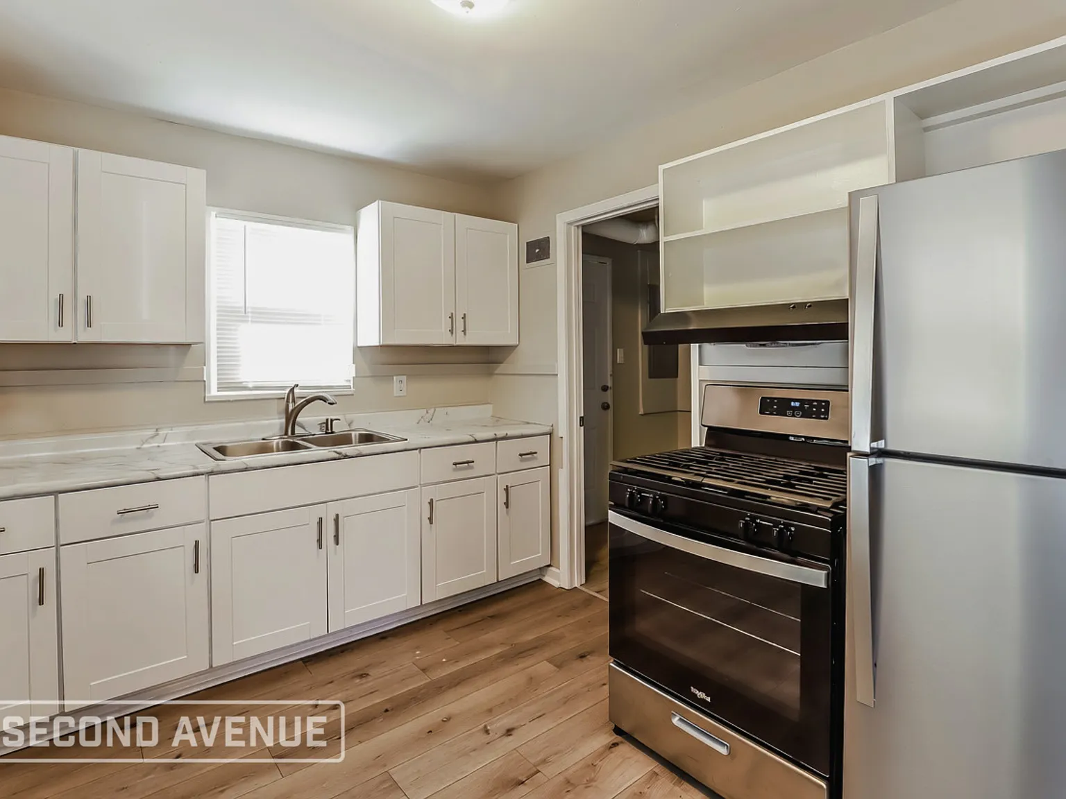 5 bed, 2.0 bath, 1792 sqft, $1,550 — Photo 2