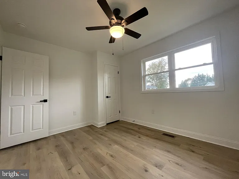 313 Windsor Ct — Photo 15
