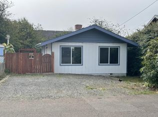 219 NW 20th St, Newport, OR 97365