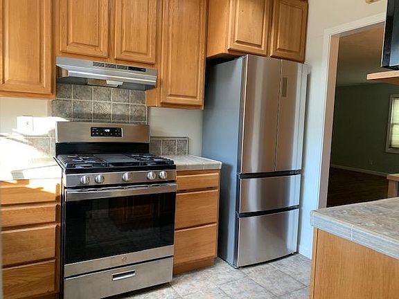 4th image of 531 Roosevelt St