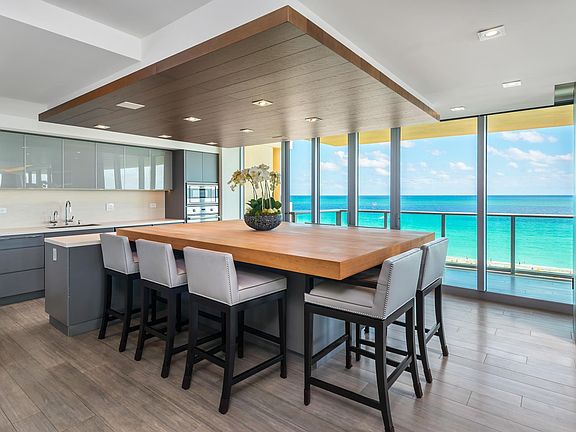 3rd image of 1455 Ocean Dr APT 1005