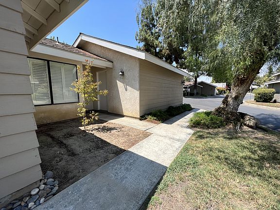 4th image of 1619 E Castlecrest Ave