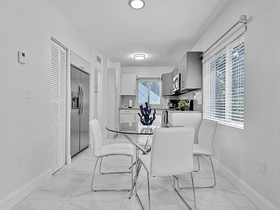 3rd image of 354 NW 59th Ter Floor 1