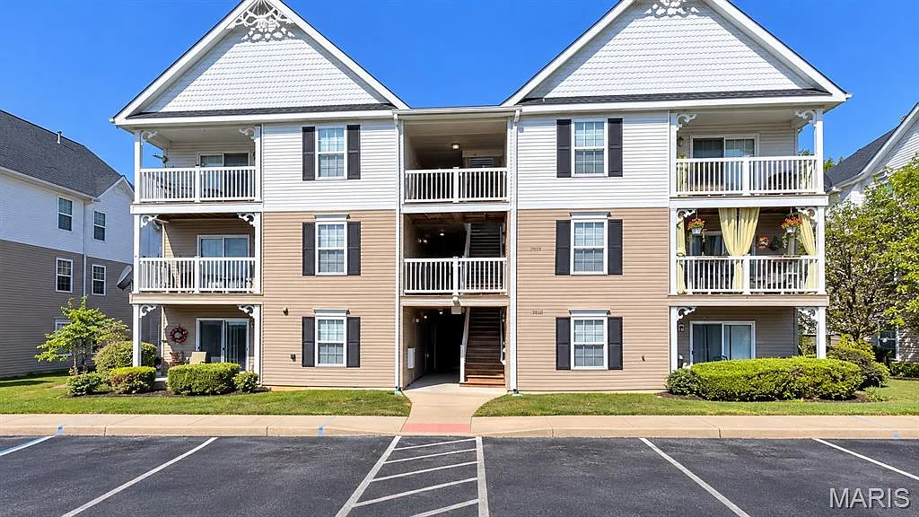 2 bed, 2.0 bath, 1018 sqft, $1,450 — Photo 1