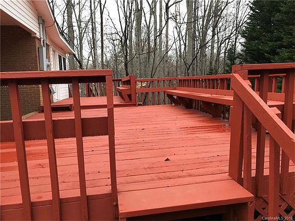 5th image of 232 Lakeview Dr