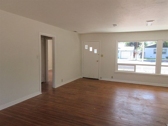 4th image of 740 South St