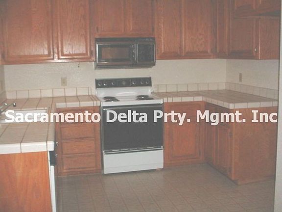 5th image of 1042 Johnfer Way