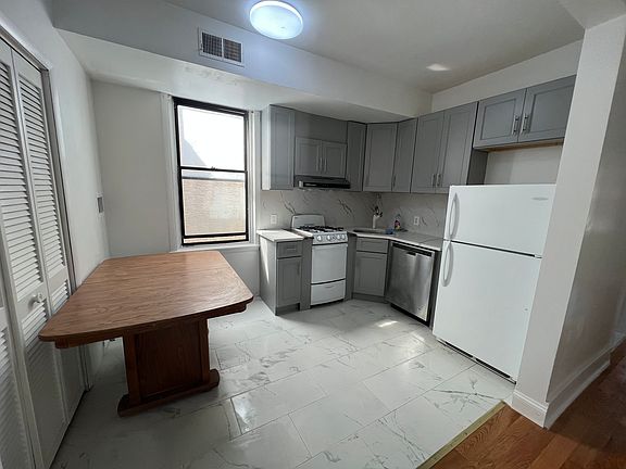 2nd image of 3307 Spring Garden St Floor 3
