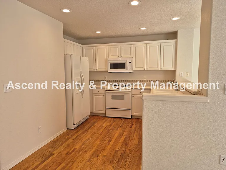 6443 NW Krislynn Ter — Photo 5