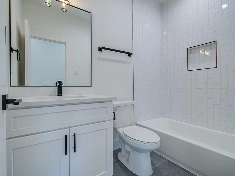 4425 Providence St — Photo 20