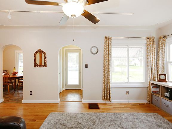 5th image of 4065 Lester Dr NE