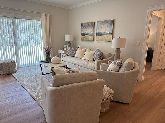 5th image of 74 Rockingham Rd #108