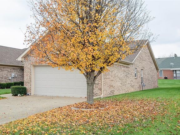 3rd image of 123 Iroquois Ct