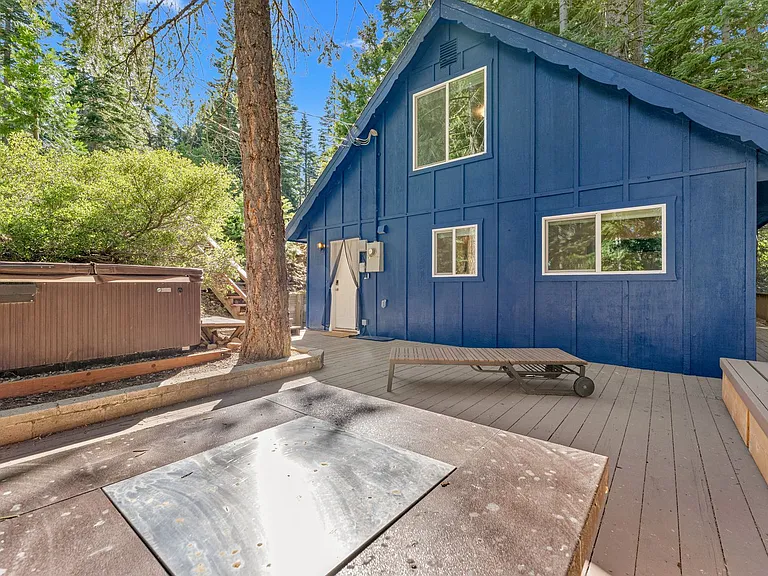 765 Bunker Dr — Photo 1