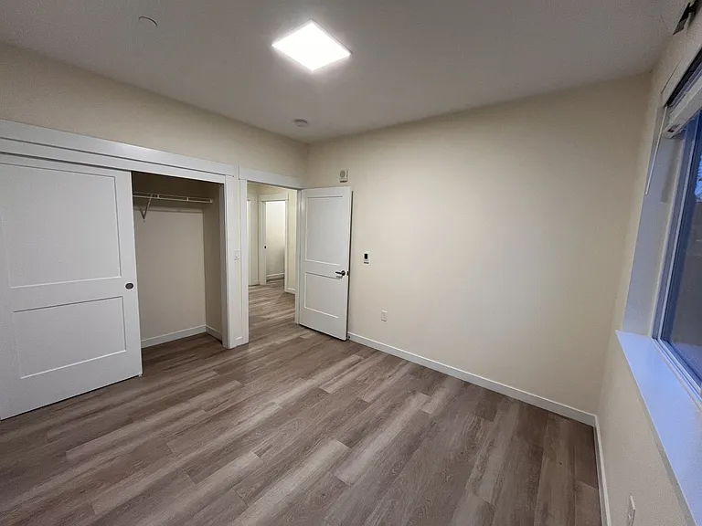 Alena Apartments — Photo 6
