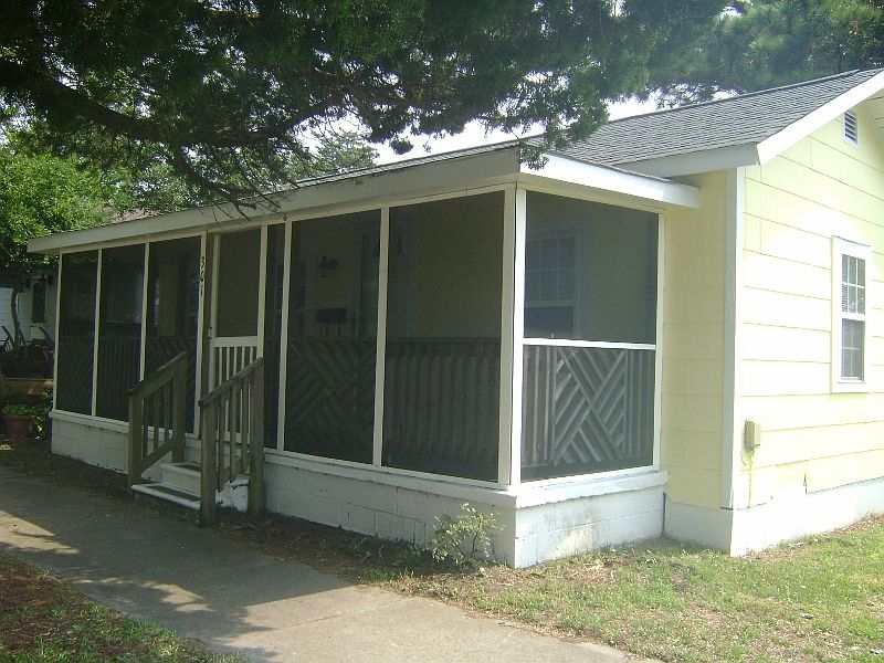 1st image of 301 S 14th St