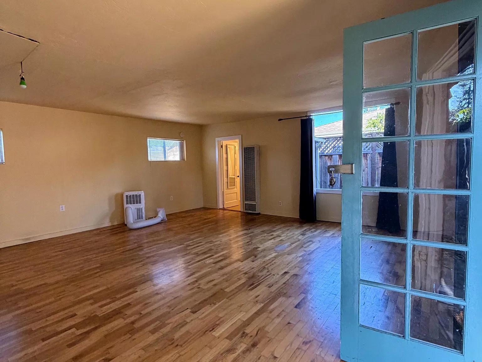 Studio, 550 sqft, $2,595 — Photo 3