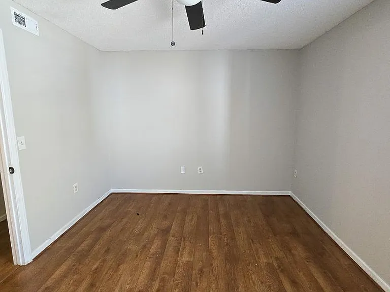 1300 Hillbrow Ln #203 — Photo 18