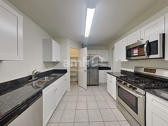 3rd image of 7815 Chervil Ln