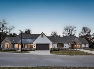 3905 W 85th St, Overland Park, KS 66207