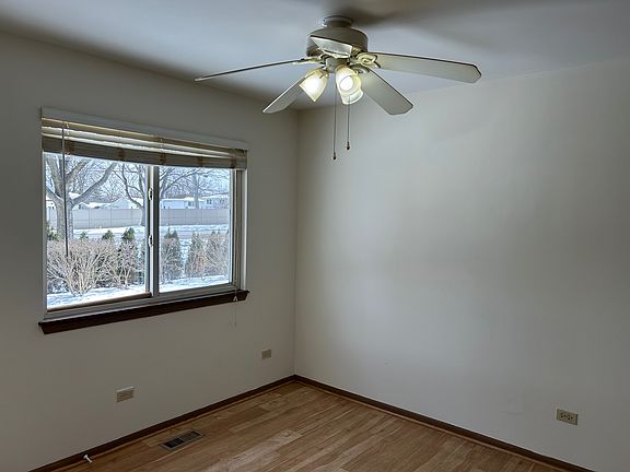 2nd image of 799 E Whispering Oaks Dr
