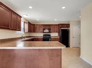 180 Breezewood Dr #180, Hanover, PA 17331