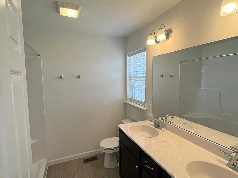 1815 Shady Ln — Photo 10