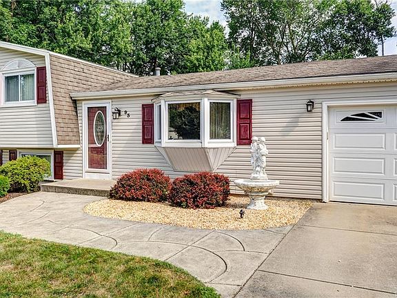 3rd image of 93 Lyrae Dr