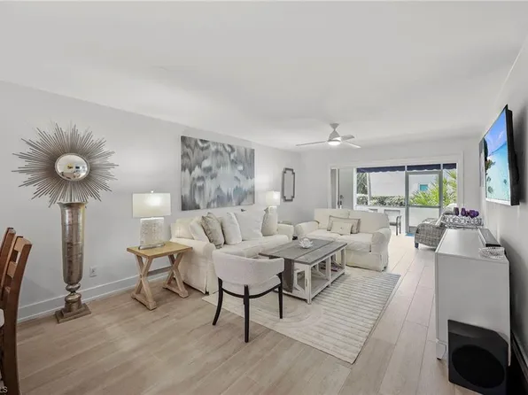 876 Gulf Pavilion DR #105, NAPLES, FL 34108