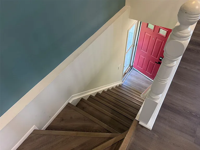 204 Princeton Dr — Photo 4
